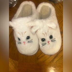 Cozy White Cat Face Slippers
